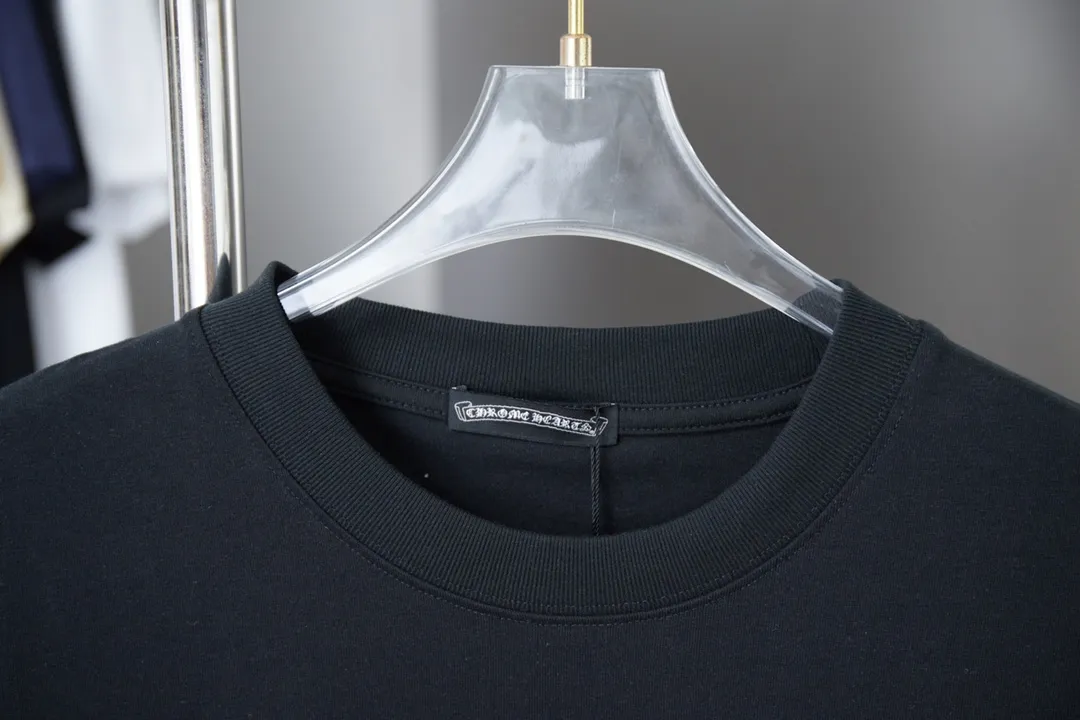 🅿️190 Ch*ome Hearte 25SS early spring new style, appliqué embroidered Crow heart cross short sleeves, light luxury, essential item for daily commuting for men and women, correct version, welcome to compare, detailed features · 320g 100% pure cotton double yarn jersey fabric · Custom dyed in the same vat, special thickened 32 count double strand 1X1 thread · Symmetrical front and rear imported Tajima machine embroidery tatami embroidery ➕ original cloth patch embroidery · Back neck webbing Croxin hardware accessories · Double needle stitching cross-stitching process · Original main mark washed tag brand moisture-proof paper packaging Color: black/white/grey Size: S/M/L/XL